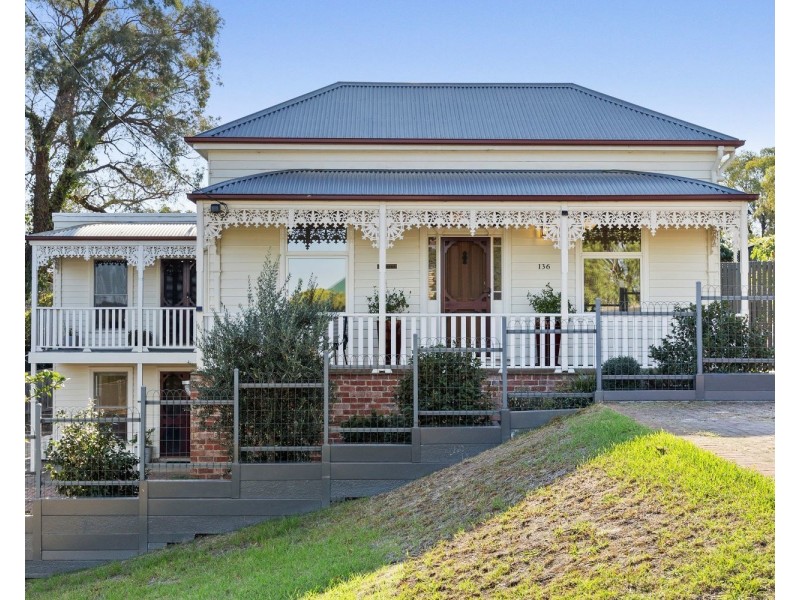 136 Rowan Street, Bendigo VIC 3550