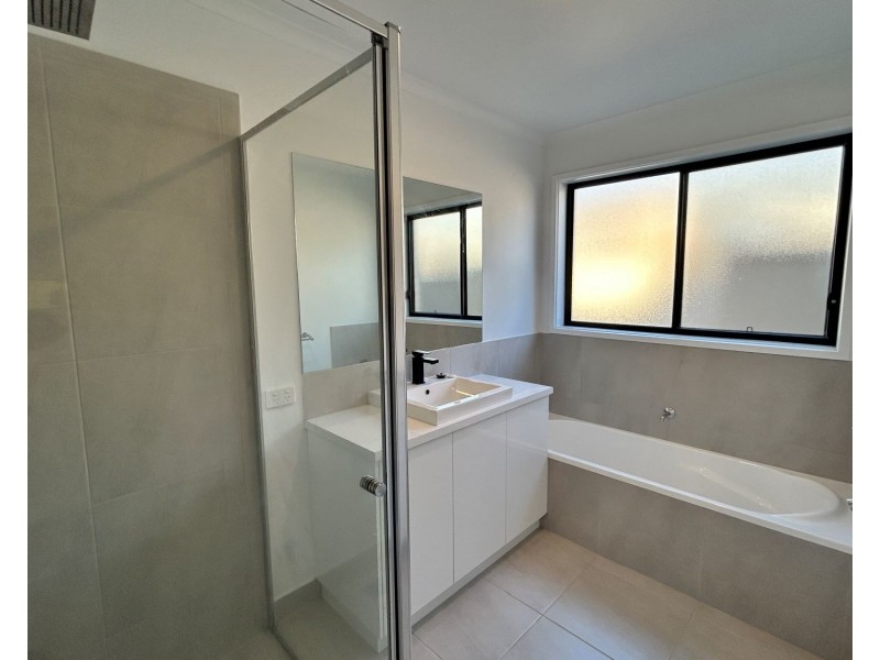 32 Elvey Drive, Kangaroo Flat VIC 3555