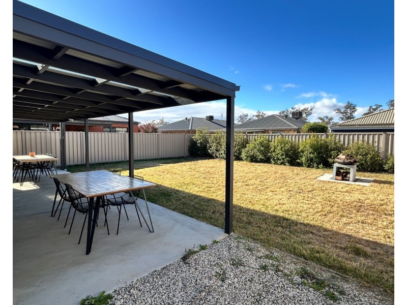 32 Elvey Drive, Kangaroo Flat VIC 3555