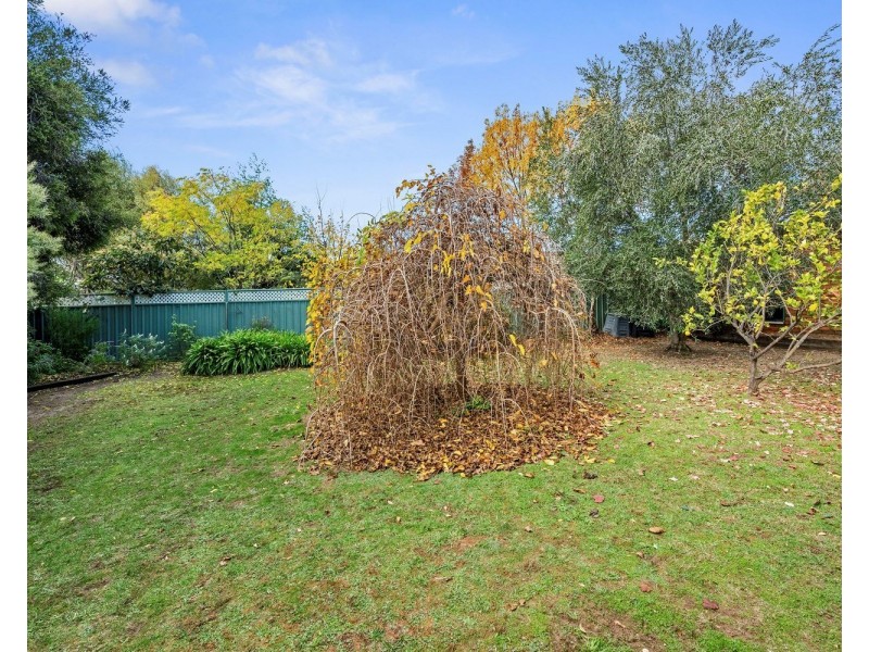 13  Woodbury Street, Strathdale VIC 3550