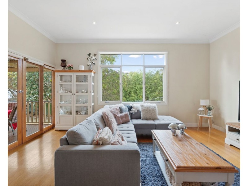 103 Carpenter Street, Quarry Hill VIC 3550