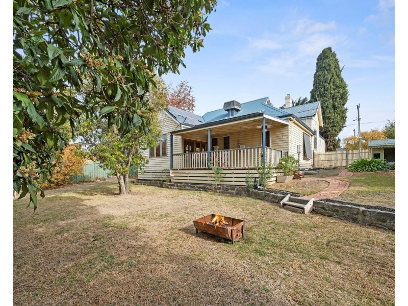 103 Carpenter Street, Quarry Hill VIC 3550