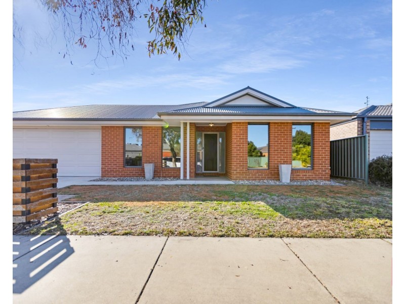 28 Triplett Avenue, Ascot VIC 3551