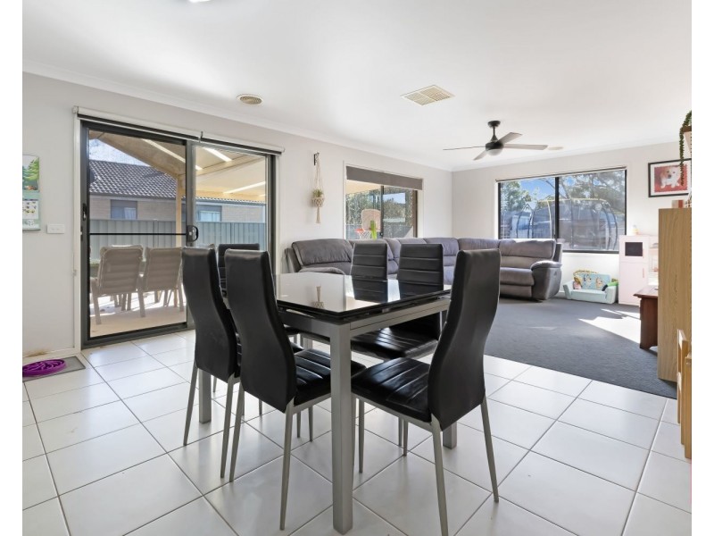 28 Triplett Avenue, Ascot VIC 3551