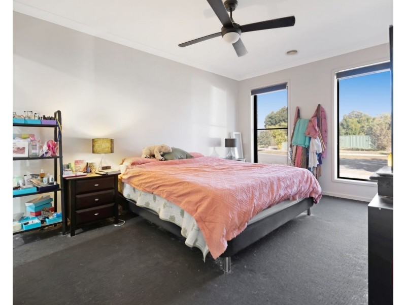 28 Triplett Avenue, Ascot VIC 3551