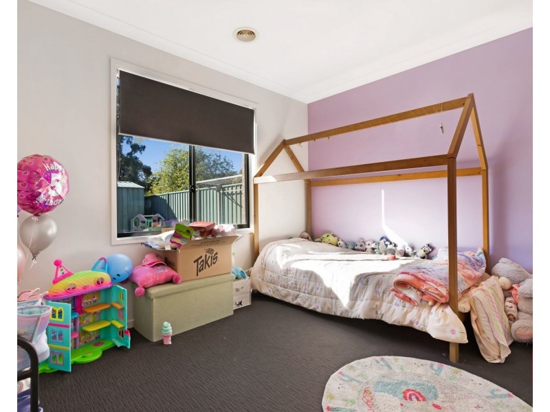 28 Triplett Avenue, Ascot VIC 3551