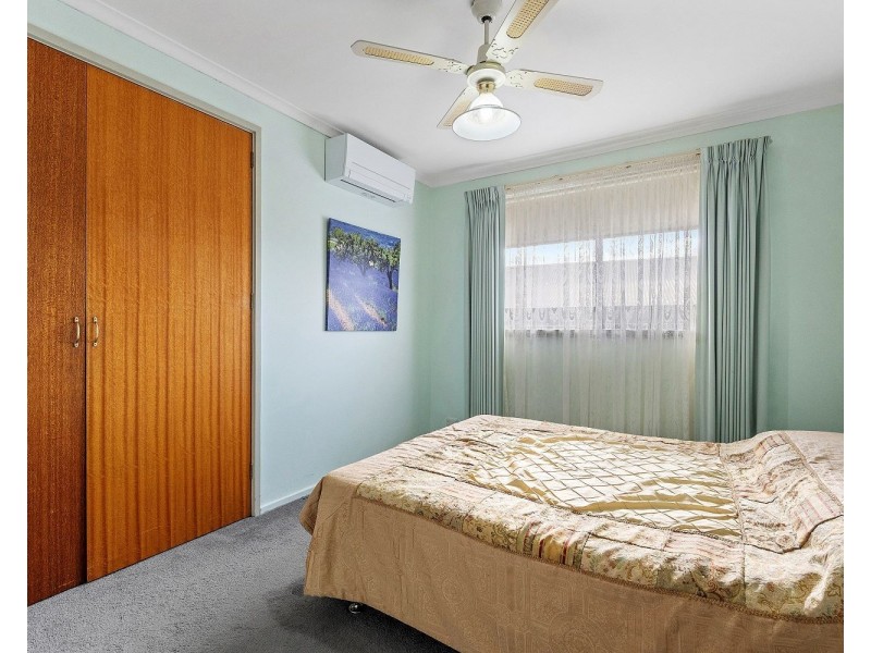 13 Woodbury Street, Strathdale VIC 3550