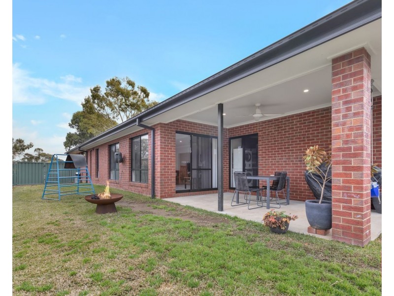 86 Greene Street, Huntly VIC 3551