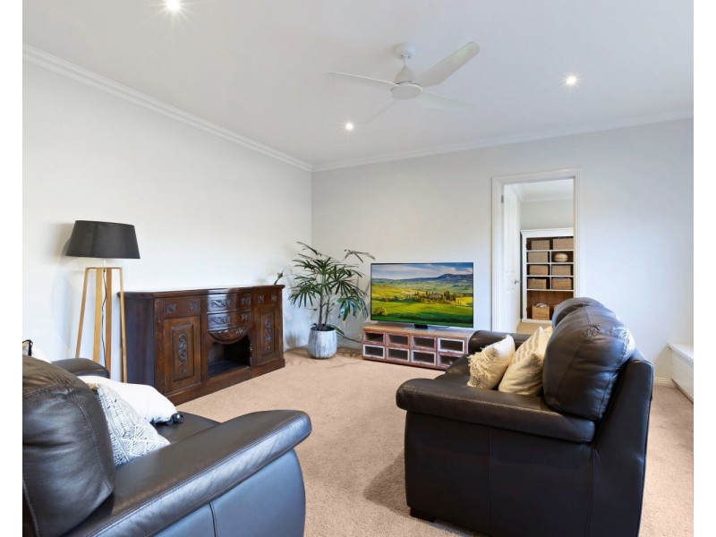 1 Augusta Court, Junortoun VIC 3551