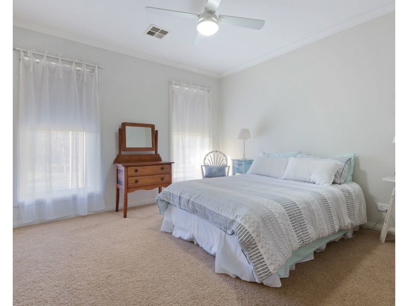 1 Augusta Court, Junortoun VIC 3551