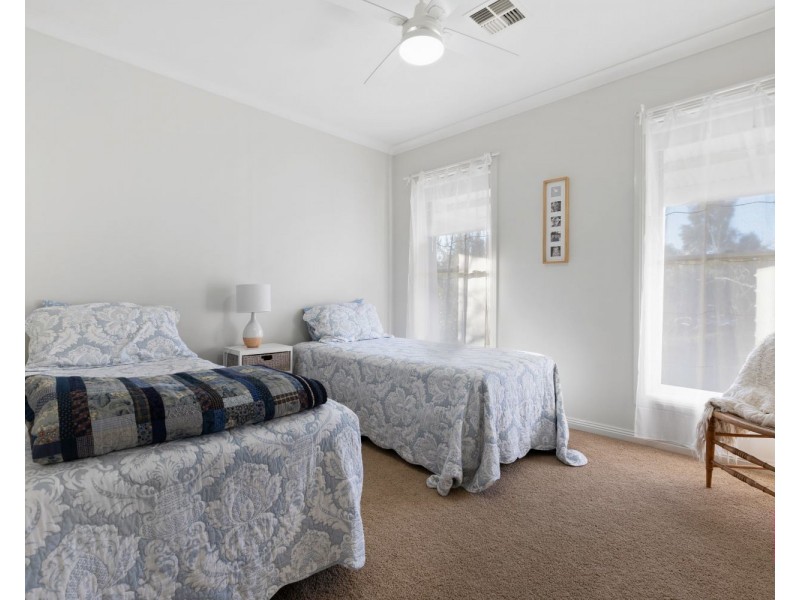 1 Augusta Court, Junortoun VIC 3551
