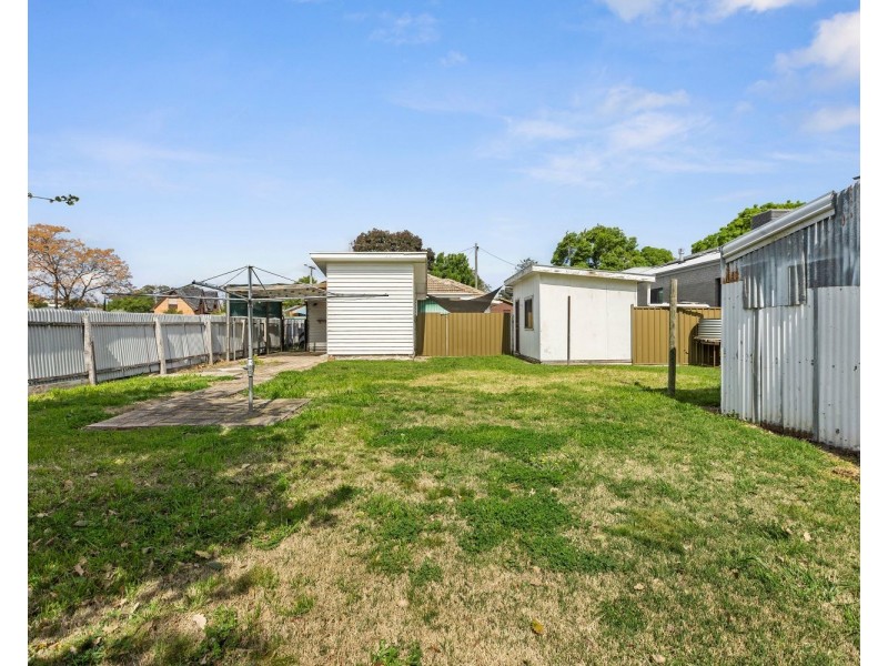 21 Glencoe Street, Kennington VIC 3550