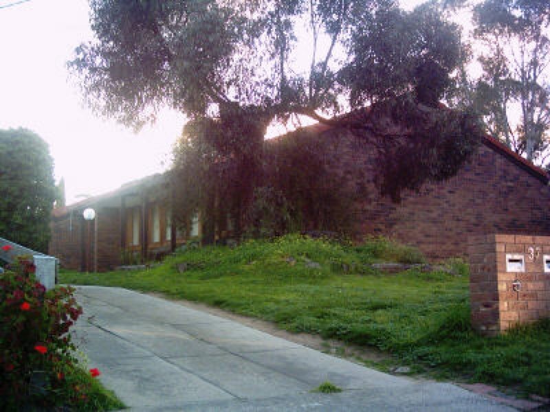 2/37 Browning Street, Kangaroo Flat VIC 3555