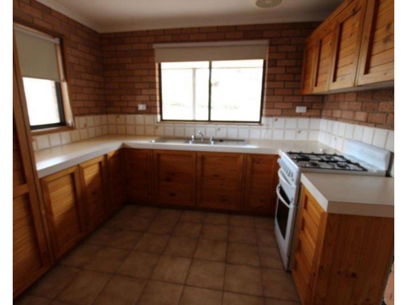 1/154 Harley Street, Strathdale VIC 3550