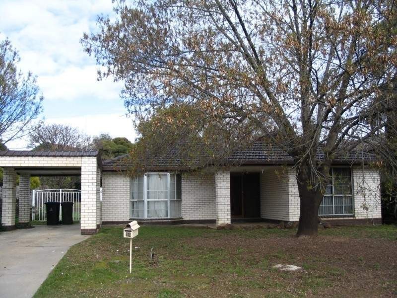 16 Butcher Street, Strathdale VIC 3550