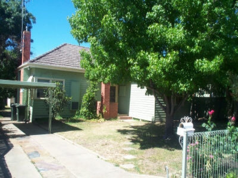 25 Hammer Street, Flora Hill VIC 3550