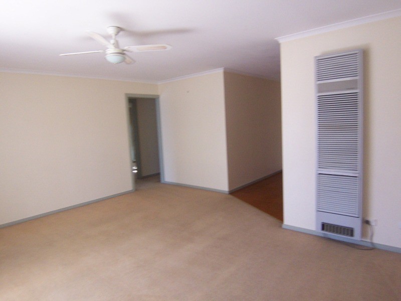 16 Friswell Avenue, Flora Hill VIC 3550