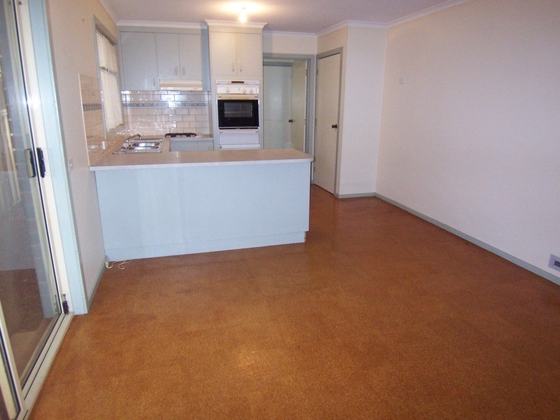 16 Friswell Avenue, Flora Hill VIC 3550