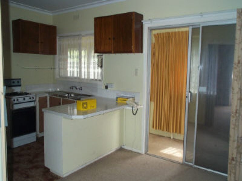 24 Alexander Street, Kangaroo Flat VIC 3555