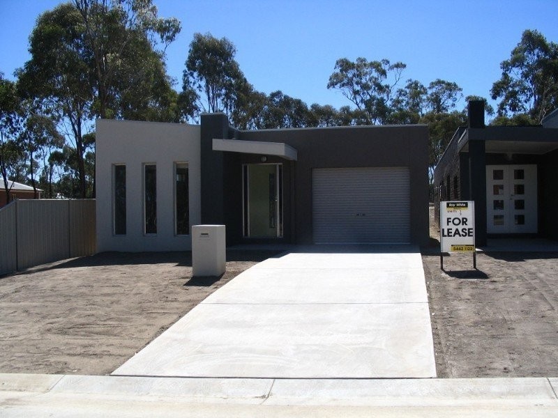 7A Bronze Drive, Kangaroo Flat VIC 3555