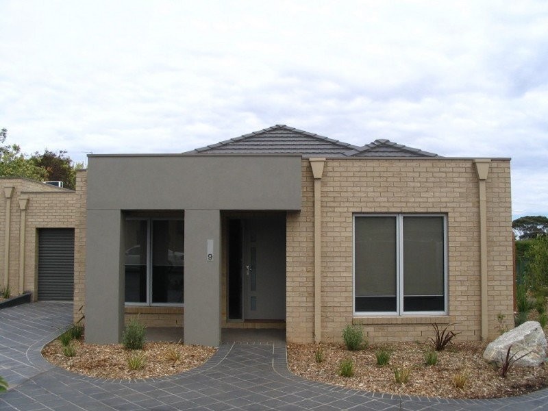 9/7a Curtin Street, Flora Hill VIC 3550