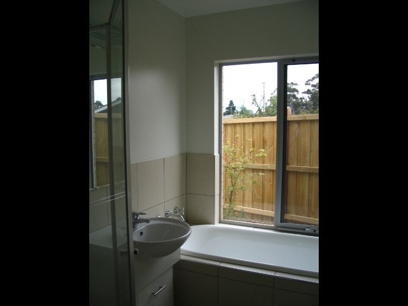 9/7a Curtin Street, Flora Hill VIC 3550