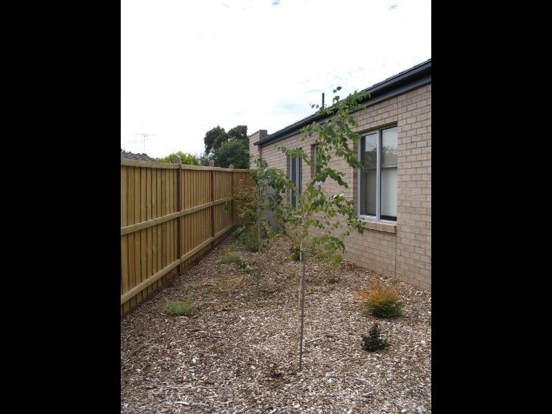 9/7a Curtin Street, Flora Hill VIC 3550