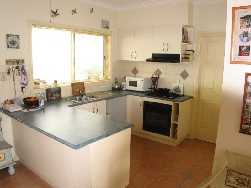 9 Derby Grove, Flora Hill VIC 3550