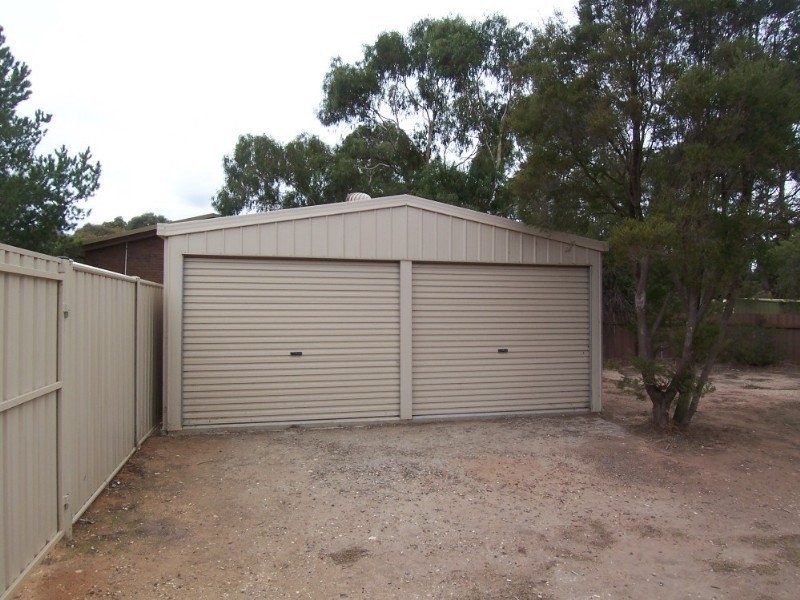 9 Forest Drive, Epsom VIC 3551