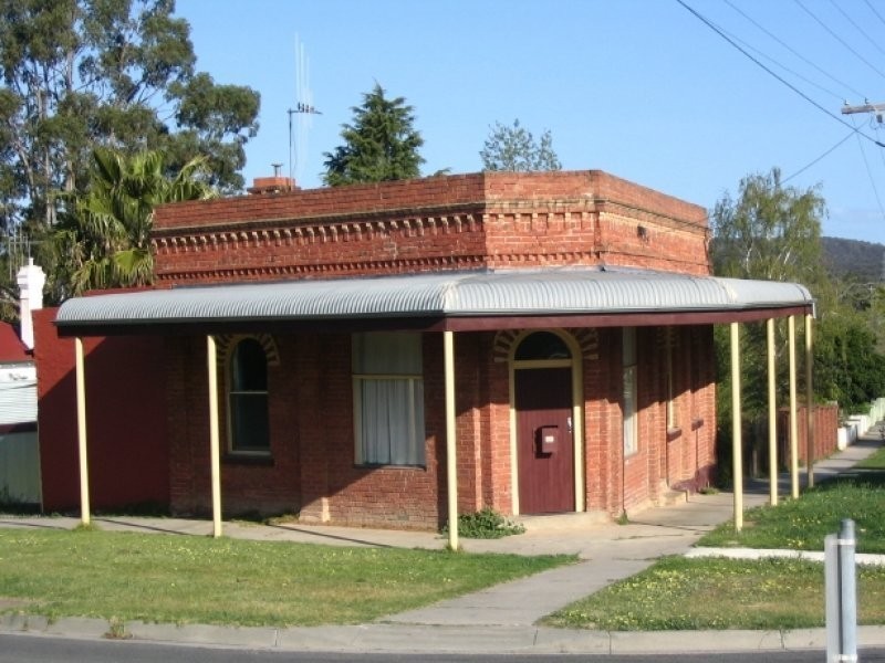 31 Reginald Street, Quarry Hill VIC 3550