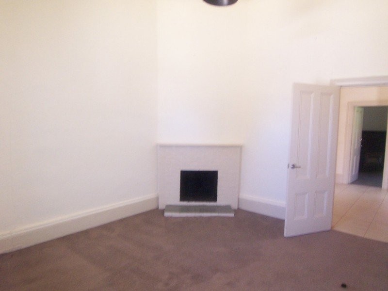 31 Reginald Street, Quarry Hill VIC 3550