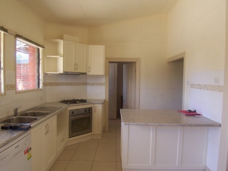 31 Reginald Street, Quarry Hill VIC 3550