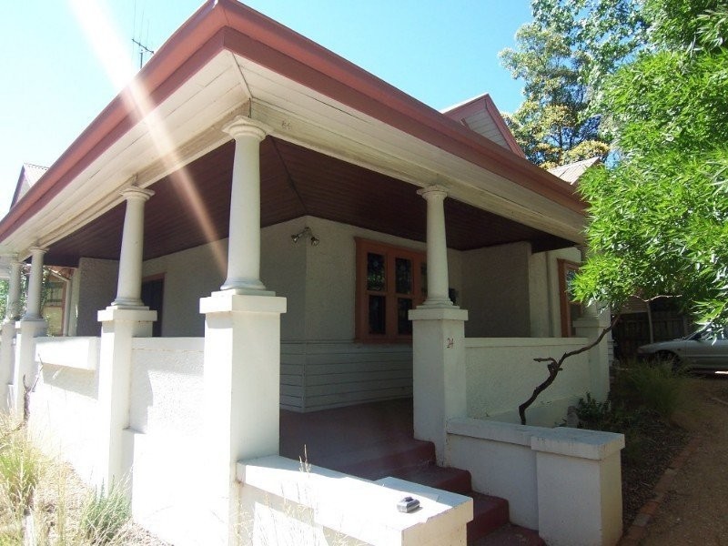 24 Brougham Street, Quarry Hill VIC 3550