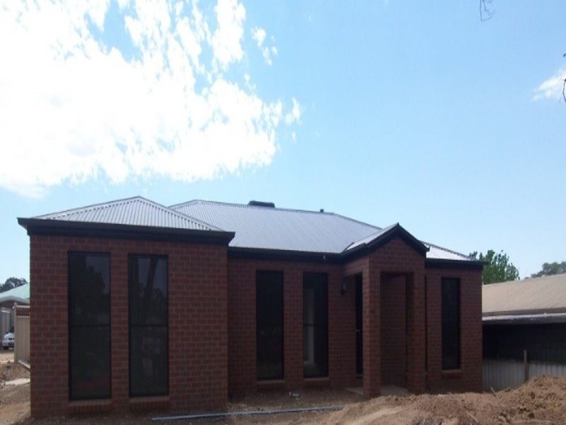 19A Lowe Street, Kangaroo Flat VIC 3555
