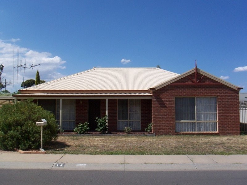 14 Pittaway Street, Kangaroo Flat VIC 3555