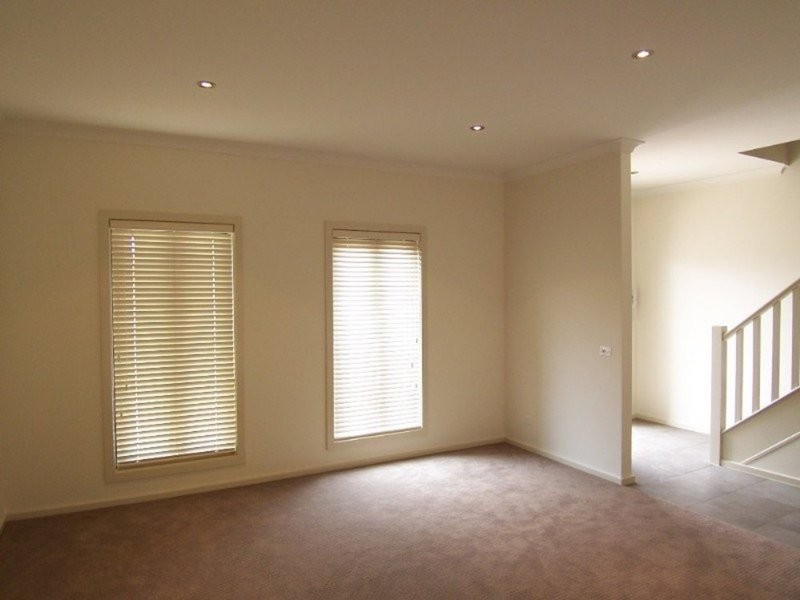 3/50 Race Street, Flora Hill VIC 3550