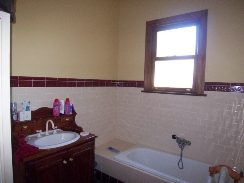 61 Honeysuckle Street, Bendigo VIC 3550