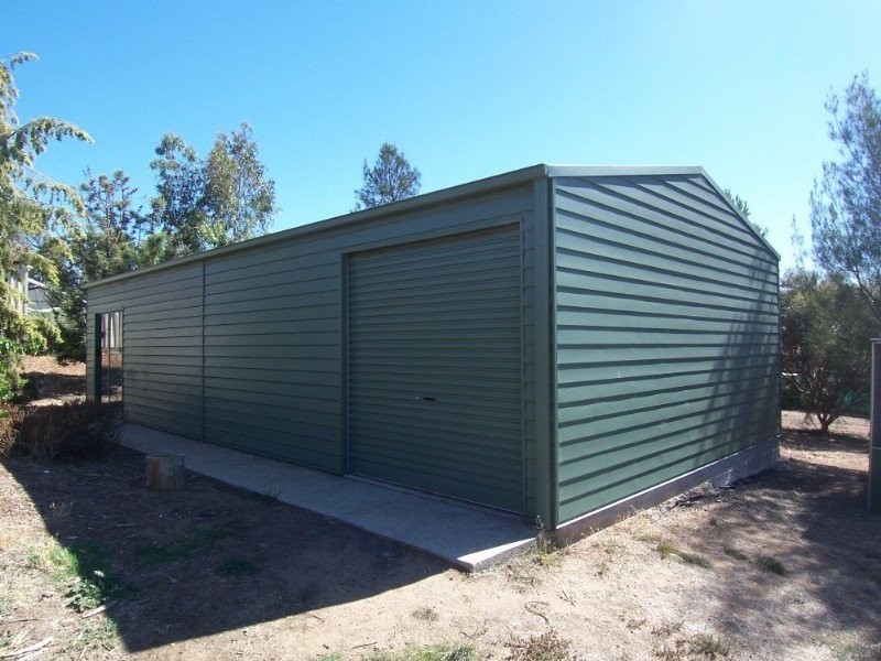 33 Emmaline Street, Maiden Gully VIC 3551