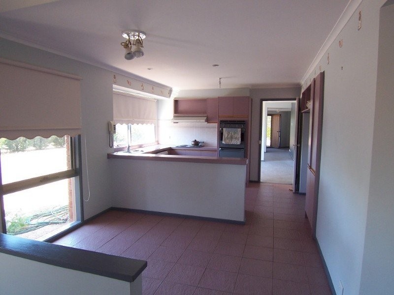 33 Emmaline Street, Maiden Gully VIC 3551