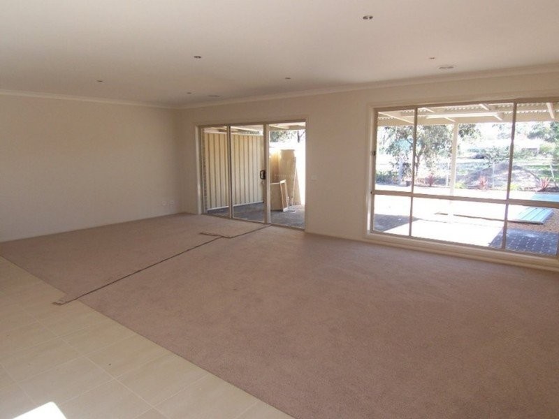 56 Bassett Drive, Strathfieldsaye VIC 3551