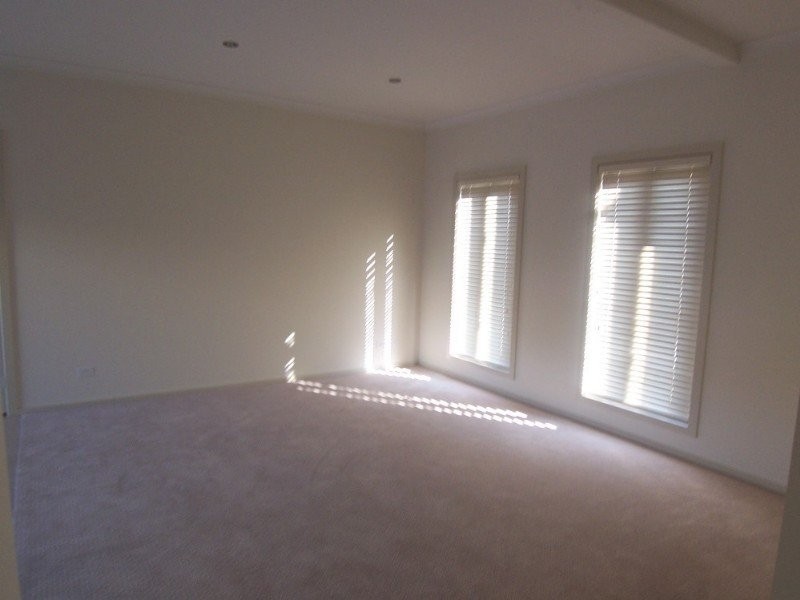 8/50 Race Street, Flora Hill VIC 3550