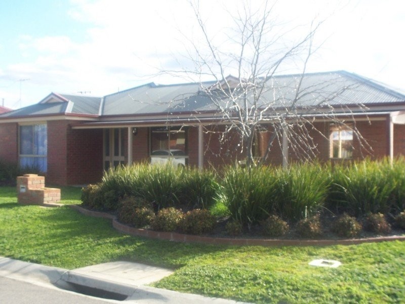2 Robbins Court, Epsom VIC 3551