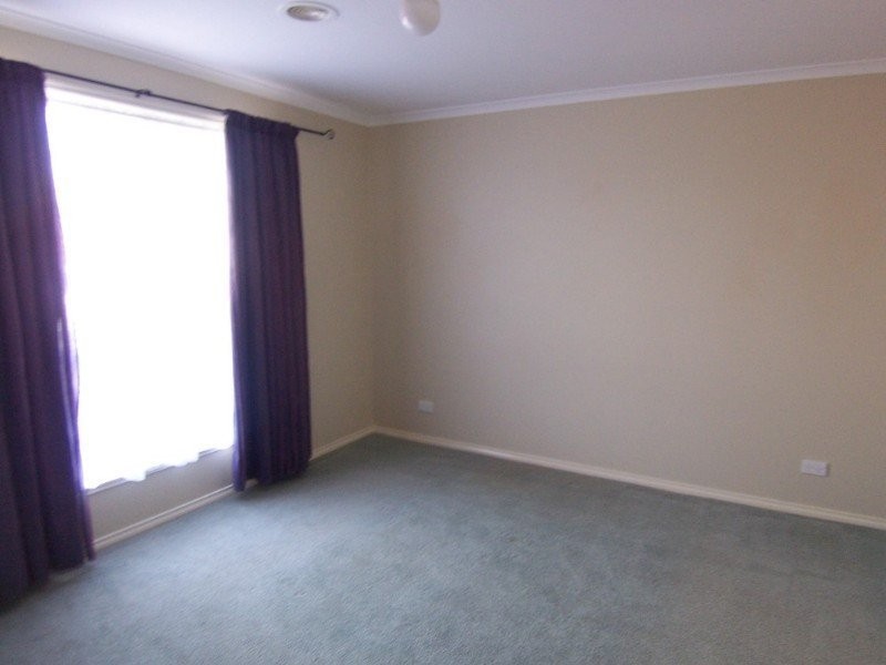 2 Robbins Court, Epsom VIC 3551