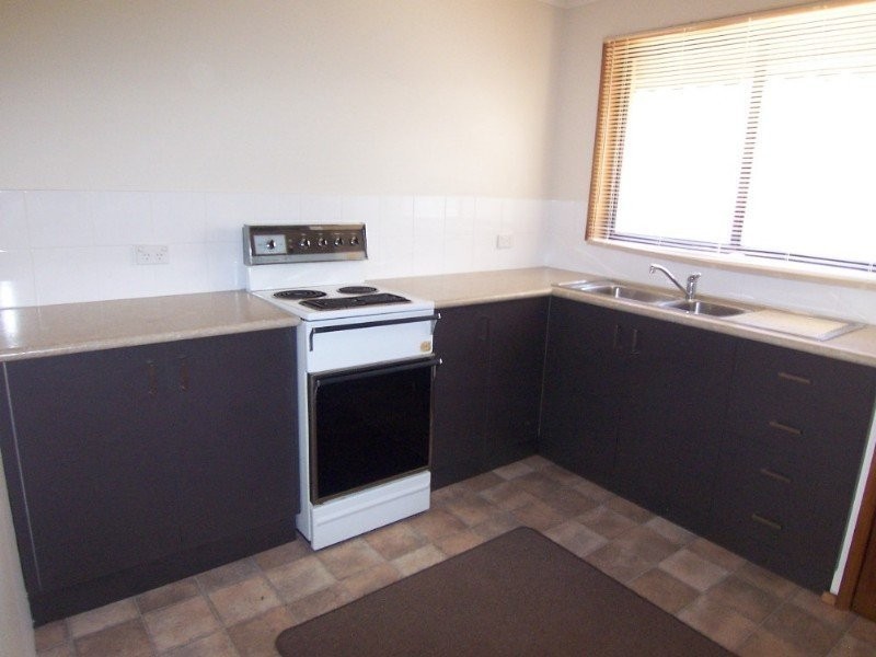 2/80 Lowndes Street, Kennington VIC 3550