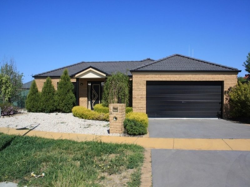 24 Brentwood Drive, Strathfieldsaye VIC 3551