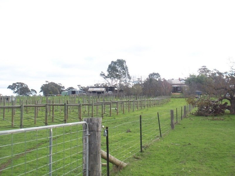 287 Mannes Lane, Emu Creek VIC 3551