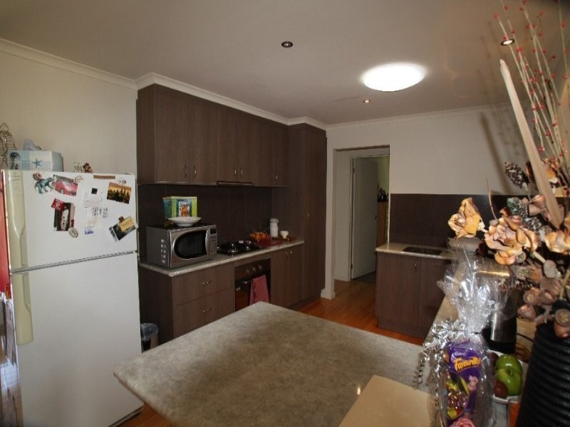 8 Caleb Close, Golden Square VIC 3555