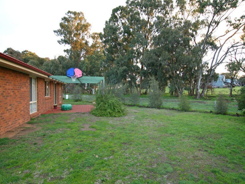 7 Barwon Drive, Strathdale VIC 3550