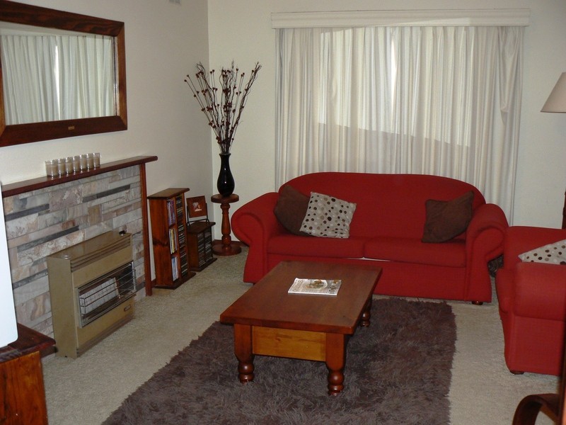 4 Percival Street, Quarry Hill VIC 3550