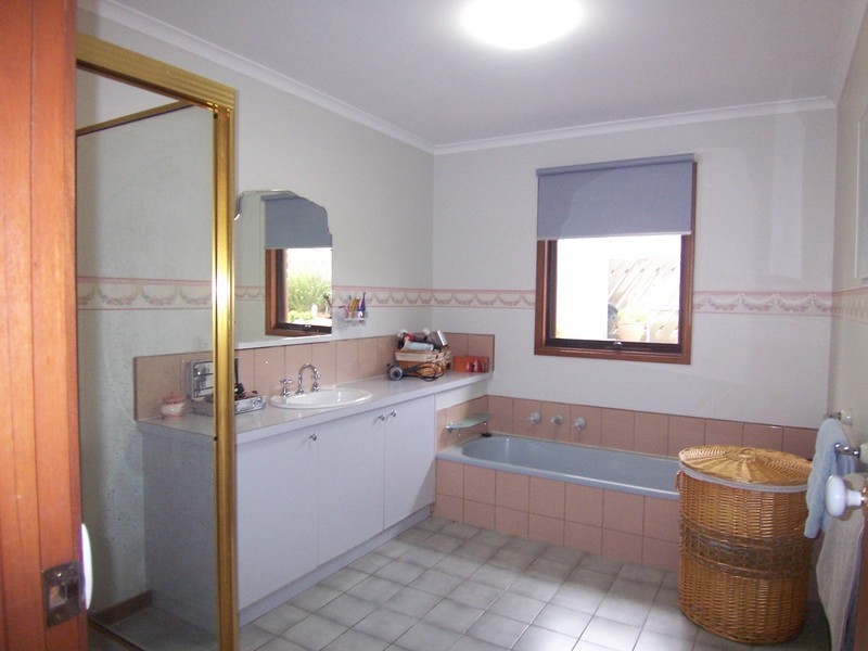 7 Coolbunna Close, Golden Square VIC 3555